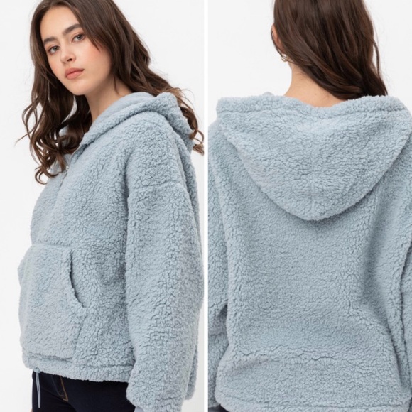 Light blue Soft teddy 1/2 zip up pullover with adjustable bottom NWT - Picture 3 of 11